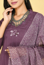 Load image into Gallery viewer, Chidiya Plum Kurta Suit Set
