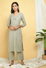 Load image into Gallery viewer, Chidiya Sand Grey Suit Set

